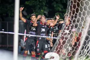 Vitória 1 x 0 Ceará - Leão quebra jejum em estreia de Jair Ventura no Barradão e se aproxima do Peixe