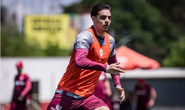 Vila Nova renova com dupla de zaga