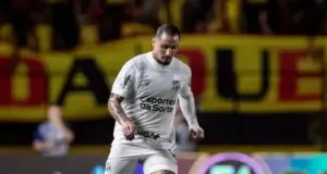 Ceará aposta em boa fase de Vina para tentar vitória sobre Atlético-MG