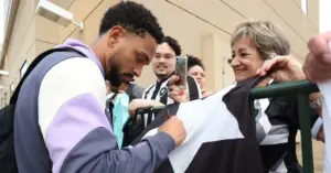 Botafogo vê Vitinho viver fase brilhante e mirando convocação para Seleção