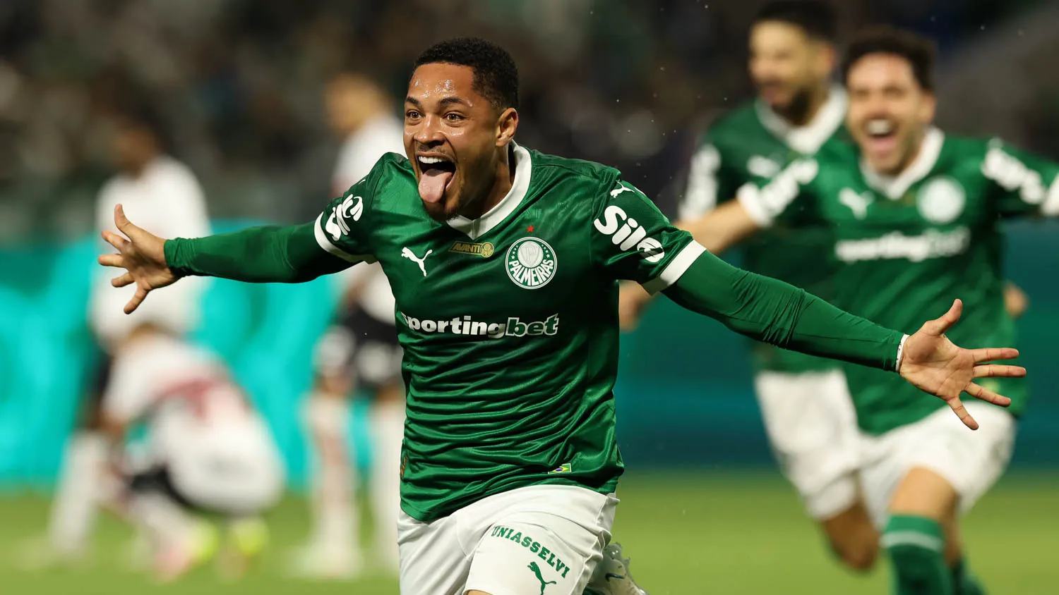 Vitor Roque fica no topo de melhores jogadores Sub-21 no Brasil