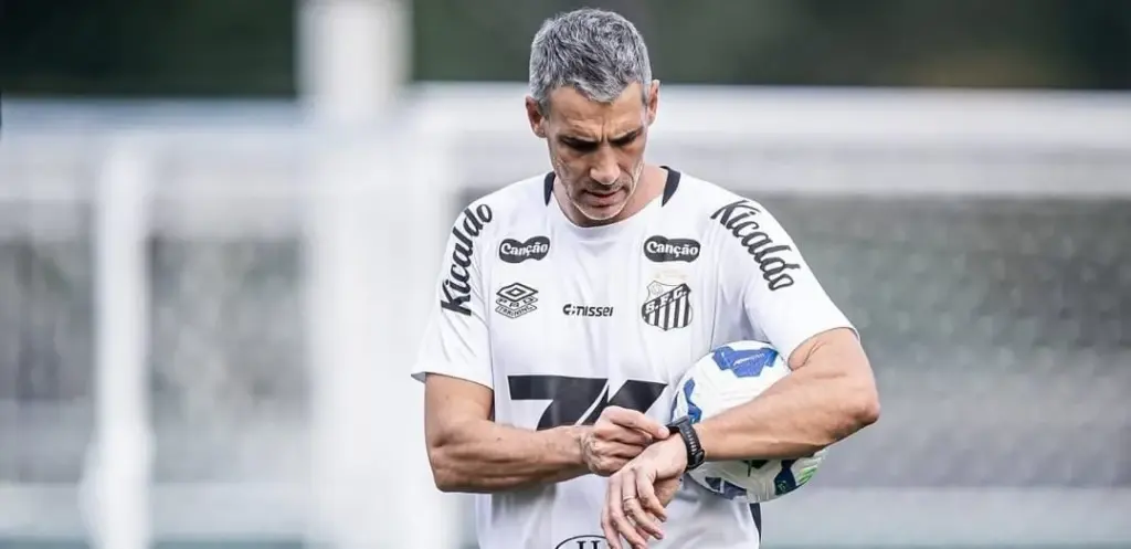 Vojvoda busca ganhar confiança no Santos em reencontro com o Ceará