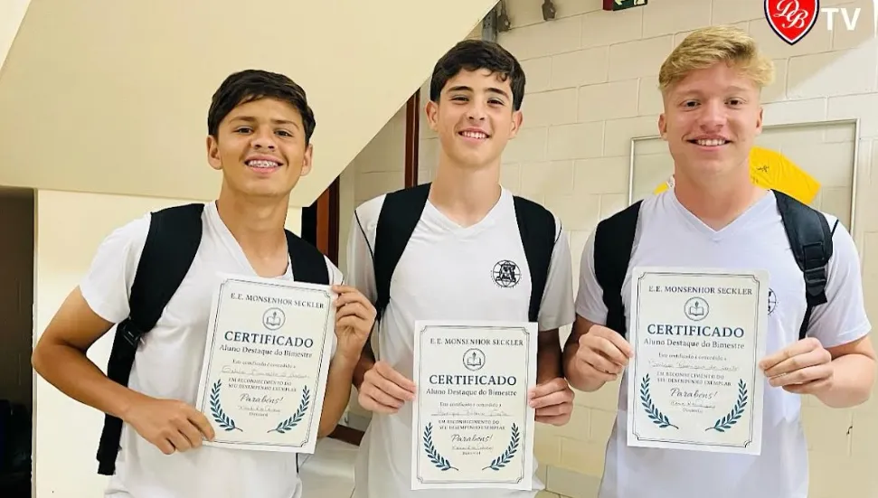 Bons de bola e bons na escola, garotos do Sub-15 do Desportivo Brasil se destacam