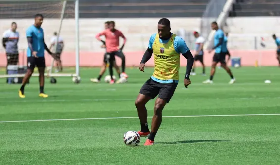 Série B: Meia do Botafogo-SP celebra gol e garante foco total na permanência