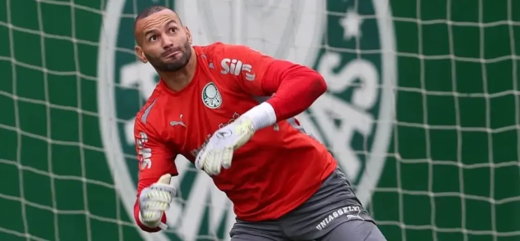 Weverton sofre lesão e desfalca o Palmeiras contra o Flamengo