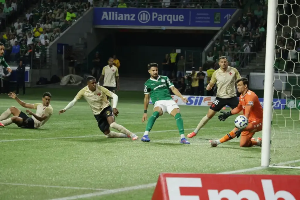 Palmeiras 3 x 0 Vasco - Verdão goleia e cola na liderança do Brasileirão 3 WhatsApp Image 2025 10 01 at 19.21.39 1
