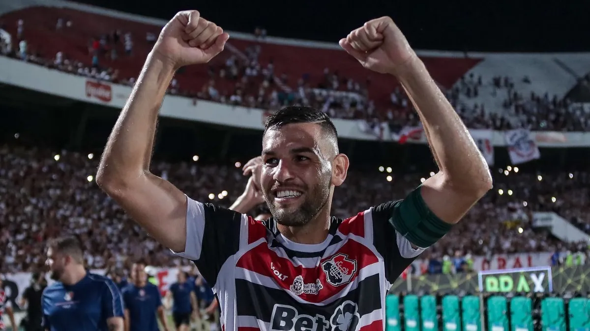 Santa Cruz negocia renovação contratual do zagueiro William Alves