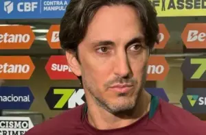Zubeldía sai em defesa de Cano após derrota do Fluminense para o Vasco