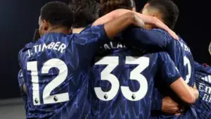 Arsenal vence Fulham e volta ao topo da Premier League