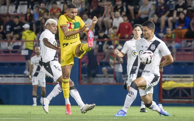 Ponte Preta perde em Brusque e precisa empatar o dérbi