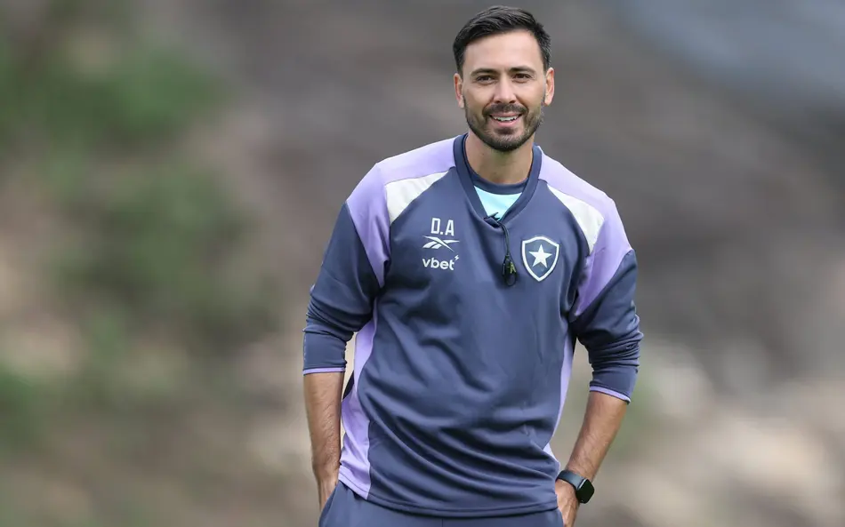 Davide Ancelotti projeta Libertadores e exalta vitória do Botafogo: “Temos que dar continuidade”