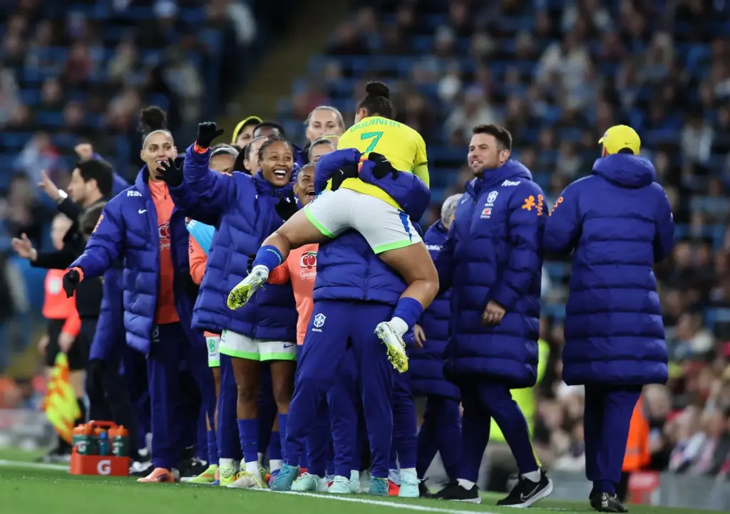 Seleção feminina vence a Inglaterra por 2 a 1 em amistoso que marca a ‘prévia’ da Finalíssima
