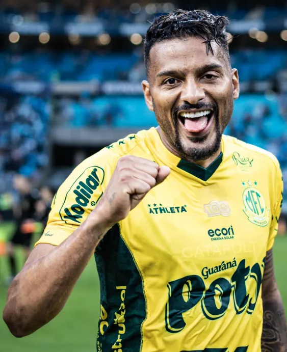 Lateral do Mirassol completa 400 jogos no Brasileirão 2 cai8SGBt image