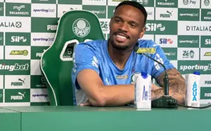 Carlos Miguel projeta nova titularidade e destaca confiança no Palmeiras