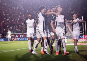 Vitória 0 x 1 Corinthians - Timão abre vantagem para Z-4 no Brasileirão
