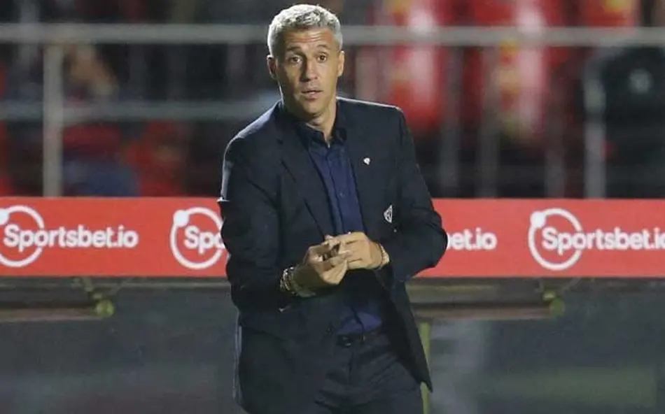 Crespo afasta pressão no São Paulo após vitória, mas deixa futuro em aberto: ‘Não sei se fico’