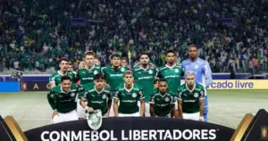 Leila interrompe coletiva e enaltece 'maior técnico do Palmeiras'; Abel ainda reflete renovação