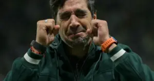 Choro e alívio: Abel Ferreira revela montanha-russa de emoções em 'noite mágica' com Palmeiras