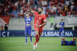 América-RN confirma saídas de três jogadores