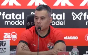 Após vitória no clássico, Jair Ventura enaltece elenco no Brasileirão
