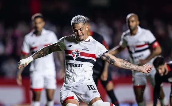 São Paulo: Além de marcar 100 gols, Luciano alcança outra marca na temporada 2 jnrdjSIh Luciano 2025