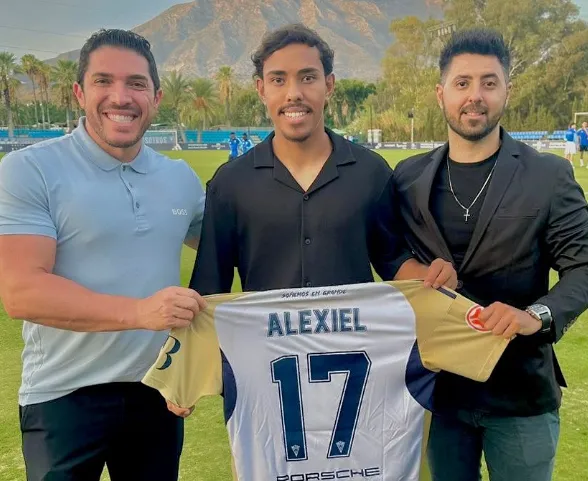 Alexiel estreia pelo Marbella FC e comemora primeiro jogo na Espanha