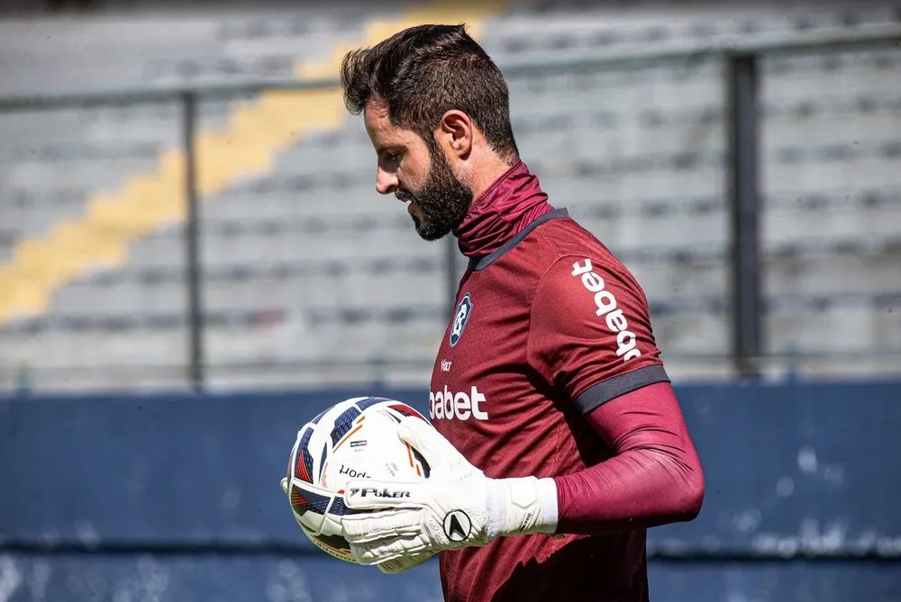 Goleiro do Remo, Rangel celebra retorno e projeta duelo com o Paysandu