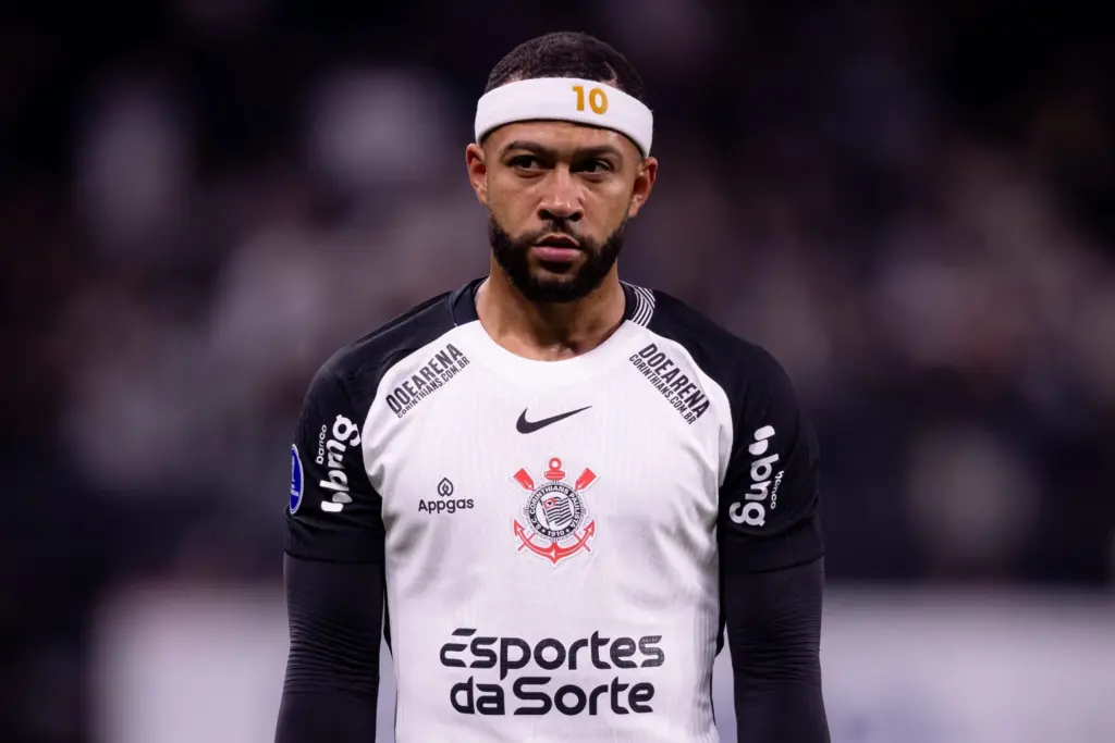 Memphis destaca marcação do Corinthians diante do Cruzeiro