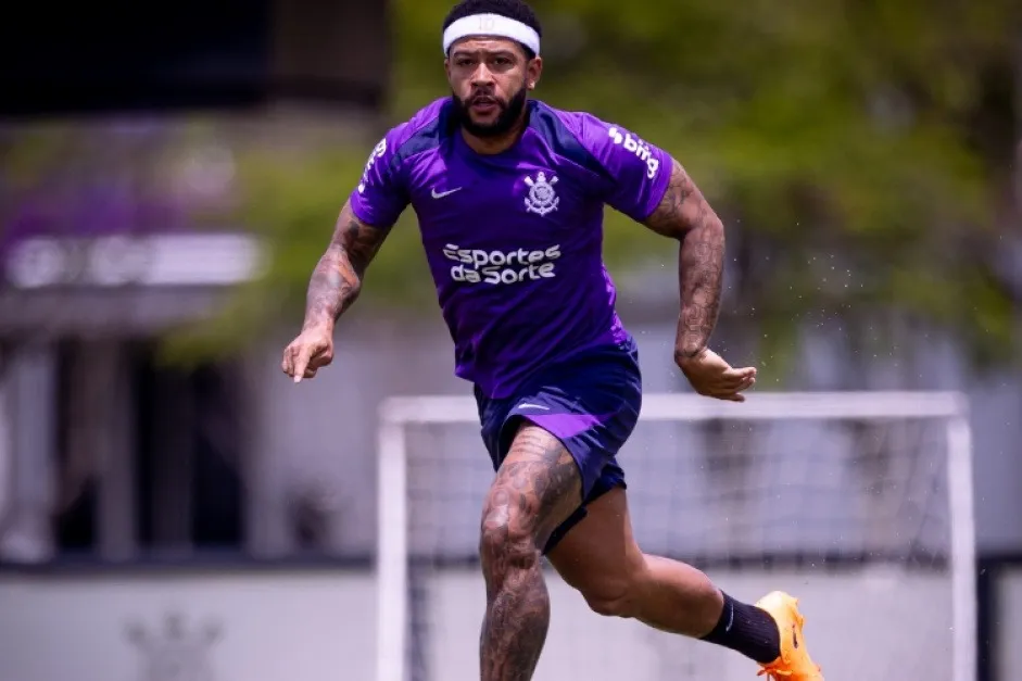 Memphis faz post enigmático após ver barbárie no Rio e perder treino: ‘Mundo precisa de cura’