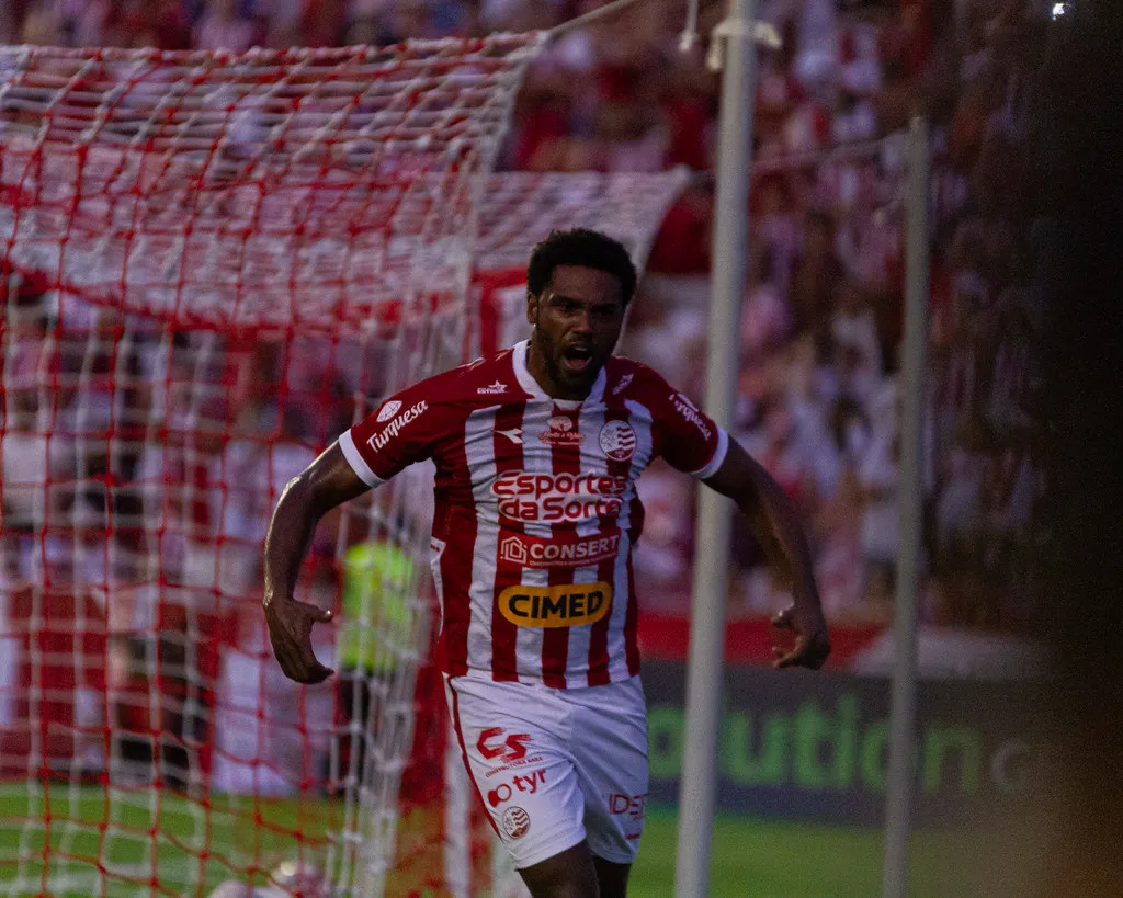 Náutico vence Brusque Série C