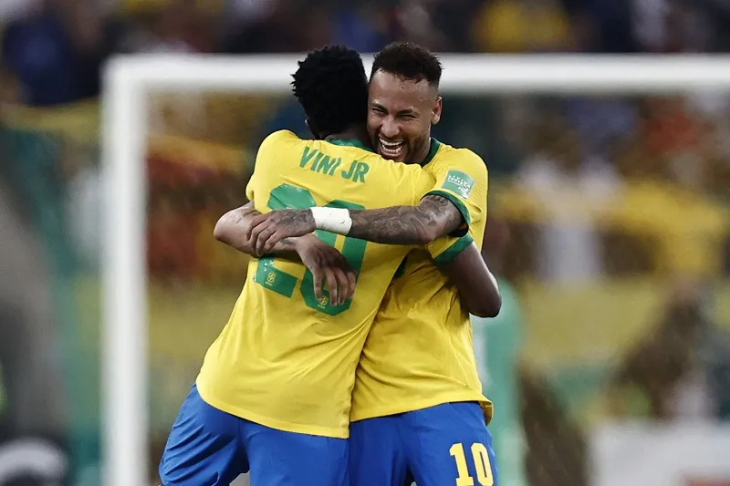 Neymar causa polêmica ao curtir comparação com Vini Jr. e depois apagar curtida