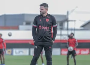 Técnico do Atlético-GO lamenta derrota: 