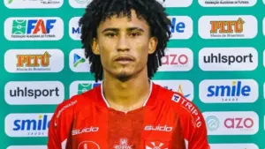 CSA se aproxima de acerto com meia Kayllan para 2026