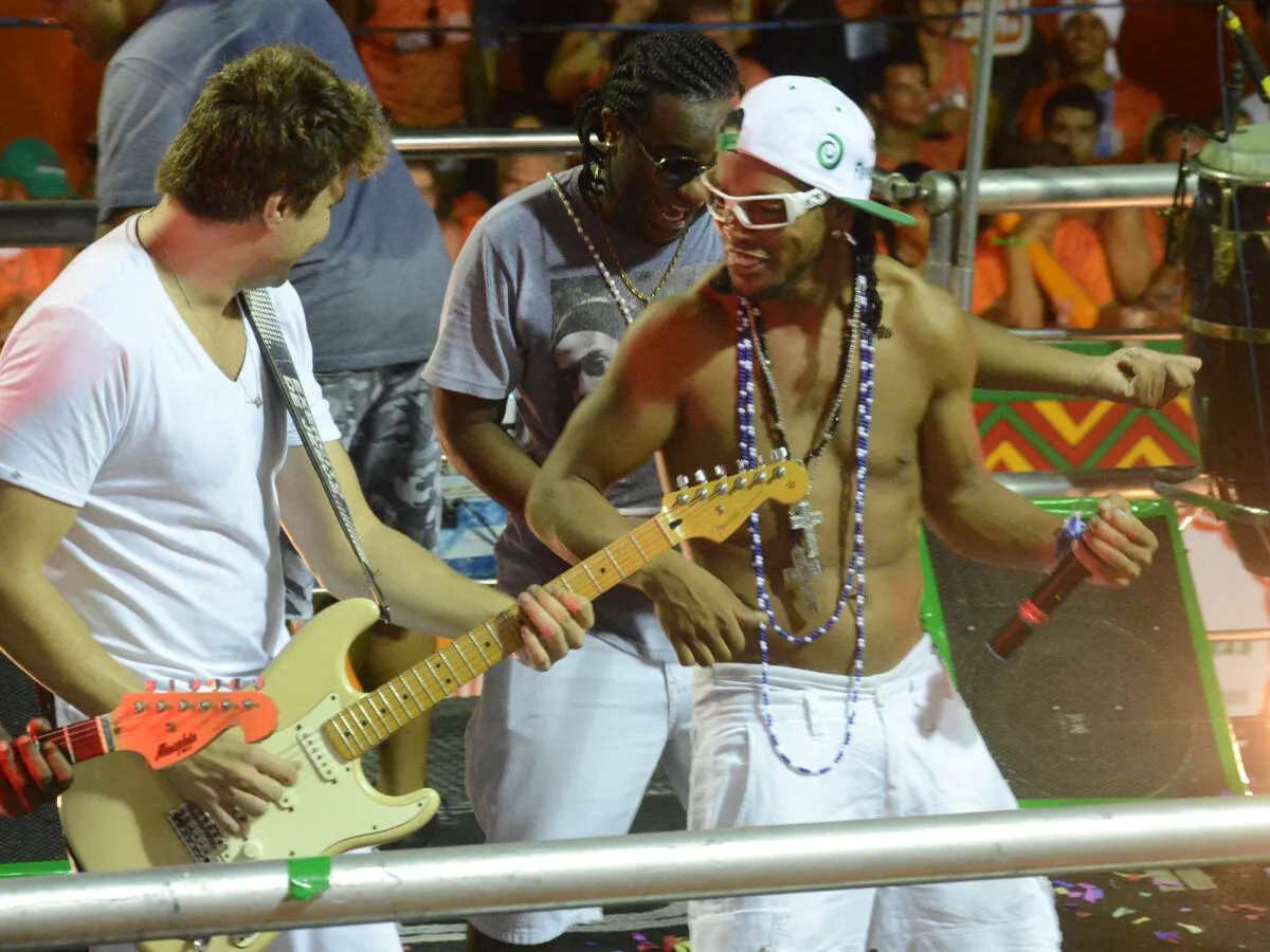 ‘Bruxaria 051’: Ronaldinho vira cantor e aposta no funk e rap em novo projeto