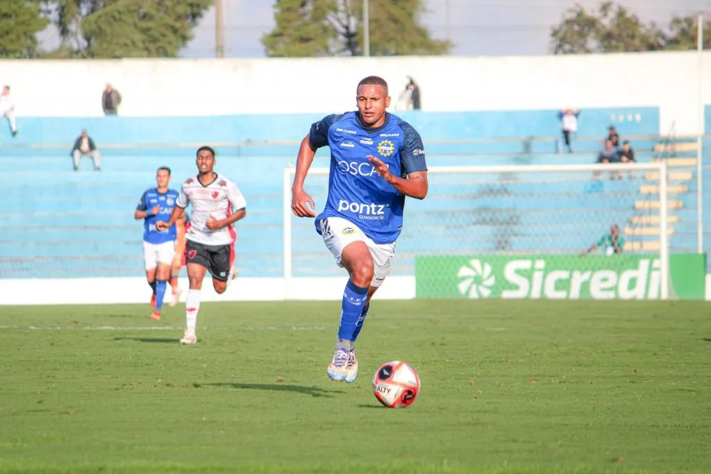 São José confirma saída de Rone após um ano e meio no clube (Foto: Carlos Henrique)