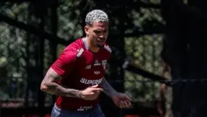 São Paulo mira duelo com o Bahia e usa a base para suprir desfalques no treino