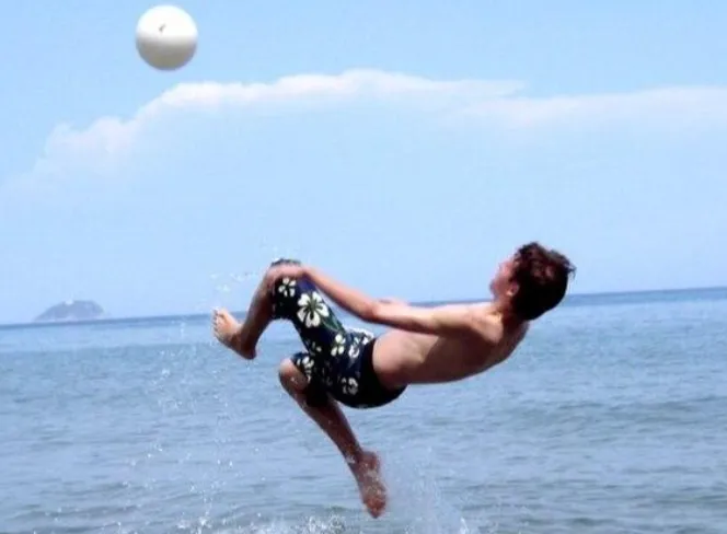 A bicicleta no futebol: as referências à ‘magrela’ no esporte mais popular do mundo