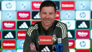 Xabi Alonso evita polêmica com Yamal antes do clássico: 'Há muitas declarações no Barcelona'