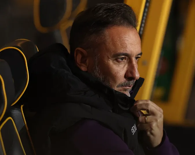 Lanterna Wolverhampton demite técnico ex-Flamengo e Corinthians