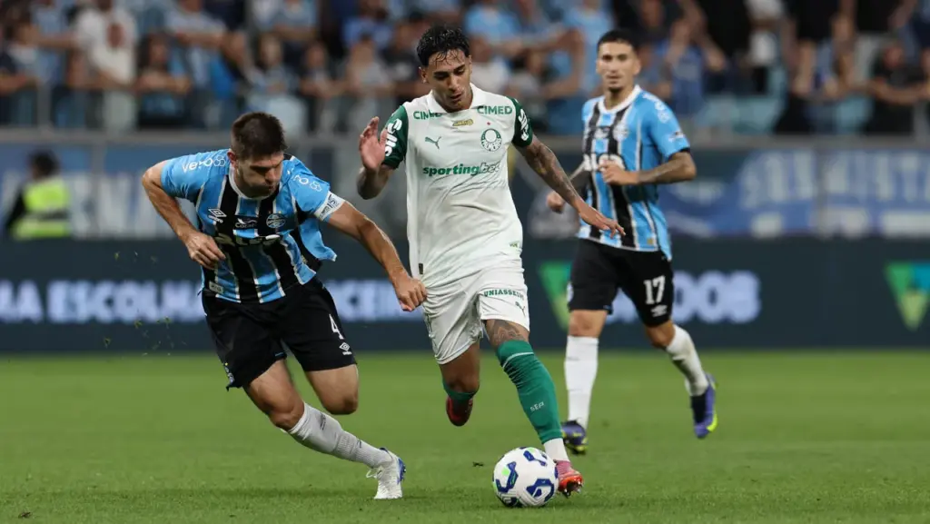 Grêmio 3 x 2 Palmeiras – Verdão leva virada e praticamente dá adeus ao título Brasileiro