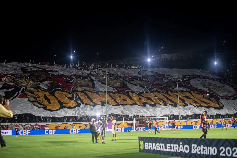 Vitória x Internacional - Onde assistir e escalações! 3 Vitória divulga parcial com mais de 20 mil ingressos vendidos e Barradão terá nova noite de festa (Foto: Victor Ferreira/ECV)