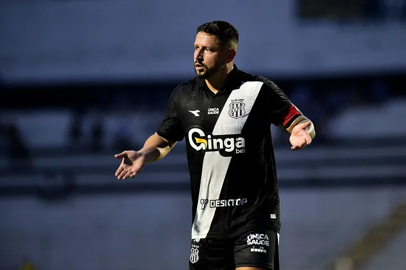 Elvis pode deixar a Ponte em 2026 (Foto: Marcos Ribolli)