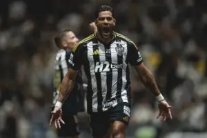 Hulk celebra marca histórica e destaca força coletiva em vitória do Atlético