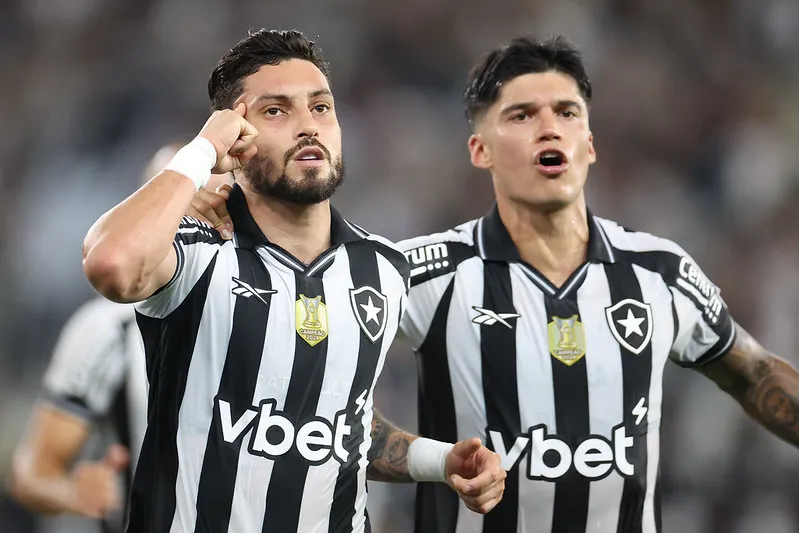 Botafogo 3 x 0 Vasco – Fogão cada vez mais perto da Libertadores