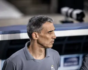 Vojvoda minimiza reação de Neymar após substituição contra o Flamengo: 'Normal'