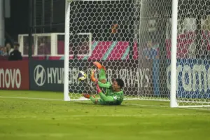 Mundial Sub-17: Goleiro pega 3 pênaltis, Brasil elimina o Paraguai e vai às oitavas