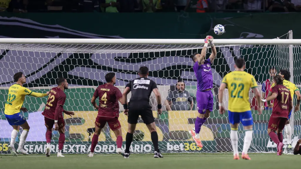 Com meio campo gringo, confira a SELEÇÃO FI da 35ª rodada do Brasileirão! 2 54940686076 d6e627aeaf o