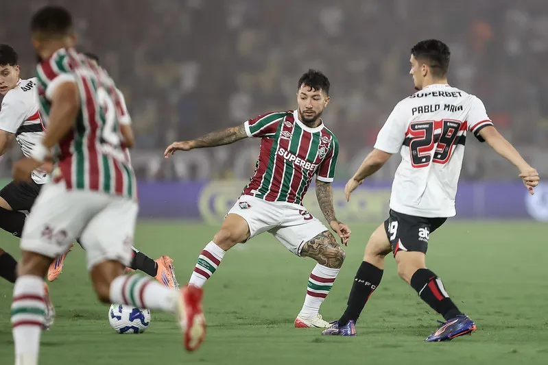 Fluminense 'brinca' de vira 3 e acaba 6 contra o São Paulo