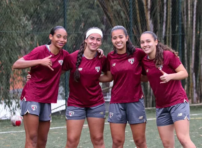 PAULISTA FEMININO SUB-17: São Paulo goleia Referência FC e define duelos das semifinais