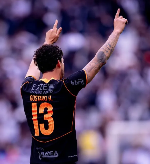 Gustavo Henrique se torna o zagueiro mais artilheiro do Corinthians na década 3 6U0VNmws image